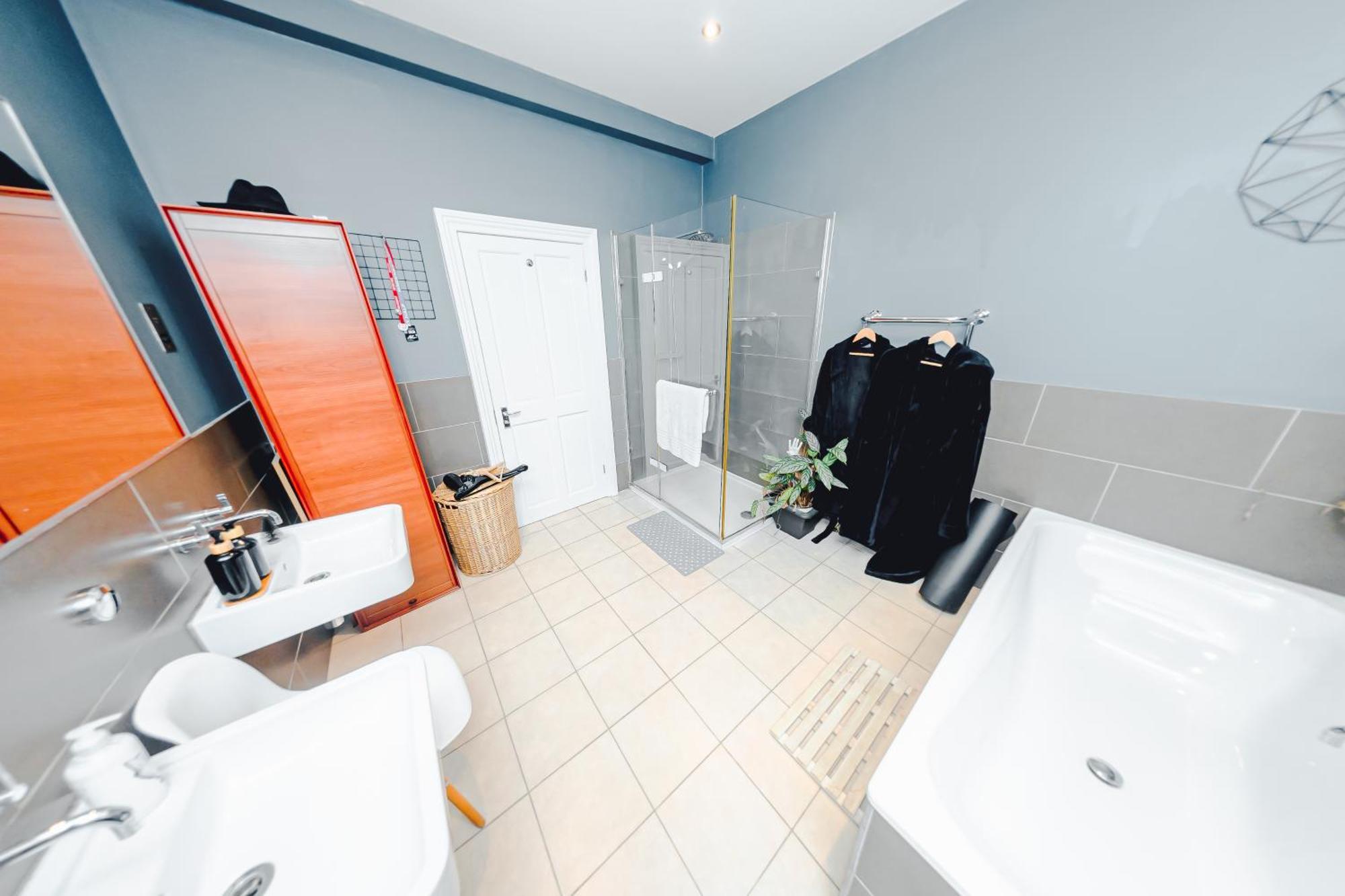 Master En - Townhouse Double With Garden & Hot Tub