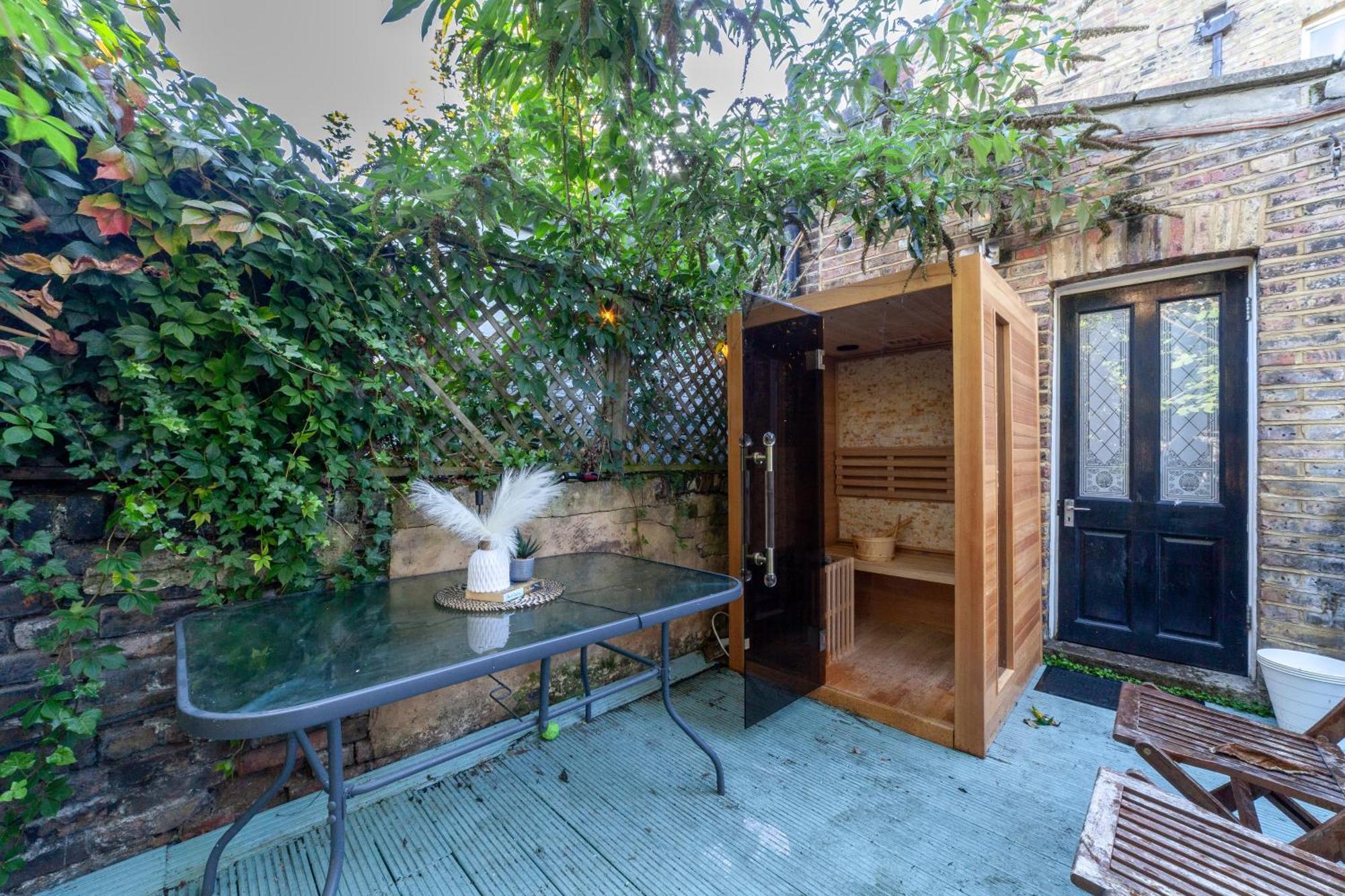 Quarto em Acomodações Particulares Master En - Townhouse Double With Garden & Hot Tub