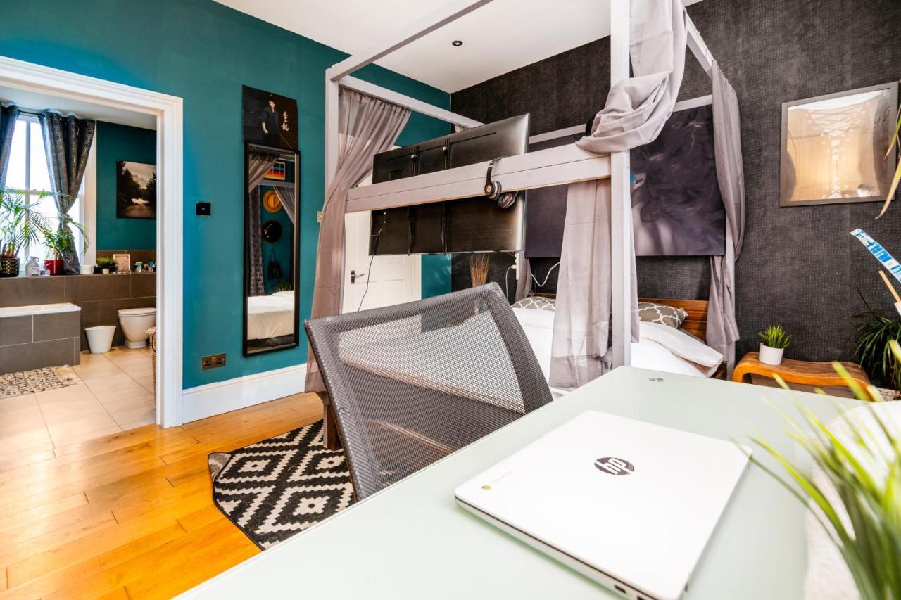 Master En - Townhouse Double With Garden & Hot Tub Homestay