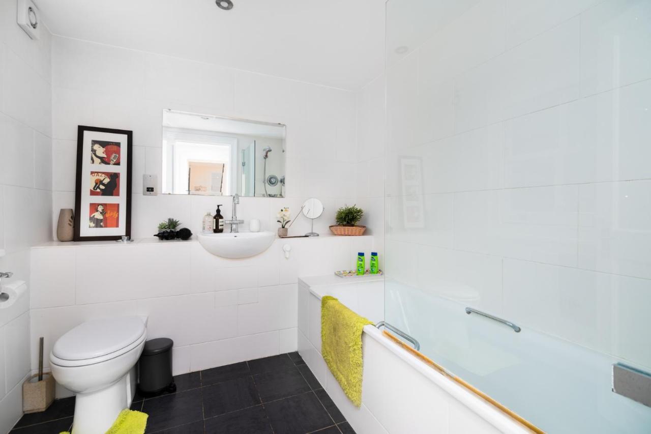 Homestay Master En - Townhouse Double With Garden & Hot Tub London